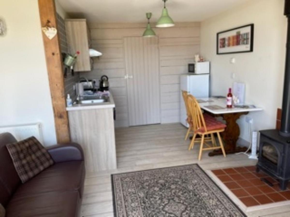 Bike Shed - Beautiful 1-Bed Cottage In Shorwell Exterior foto